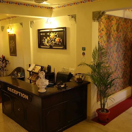 Hotel Lake Paradise Udaipur Exteriör bild