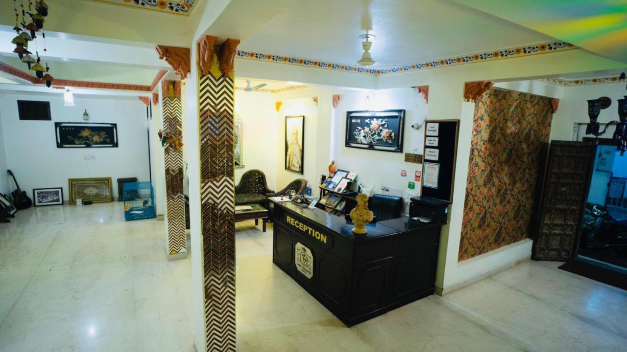 Hotel Lake Paradise Udaipur Exteriör bild