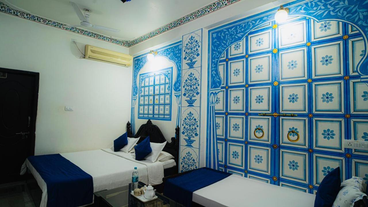 Hotel Lake Paradise Udaipur Exteriör bild
