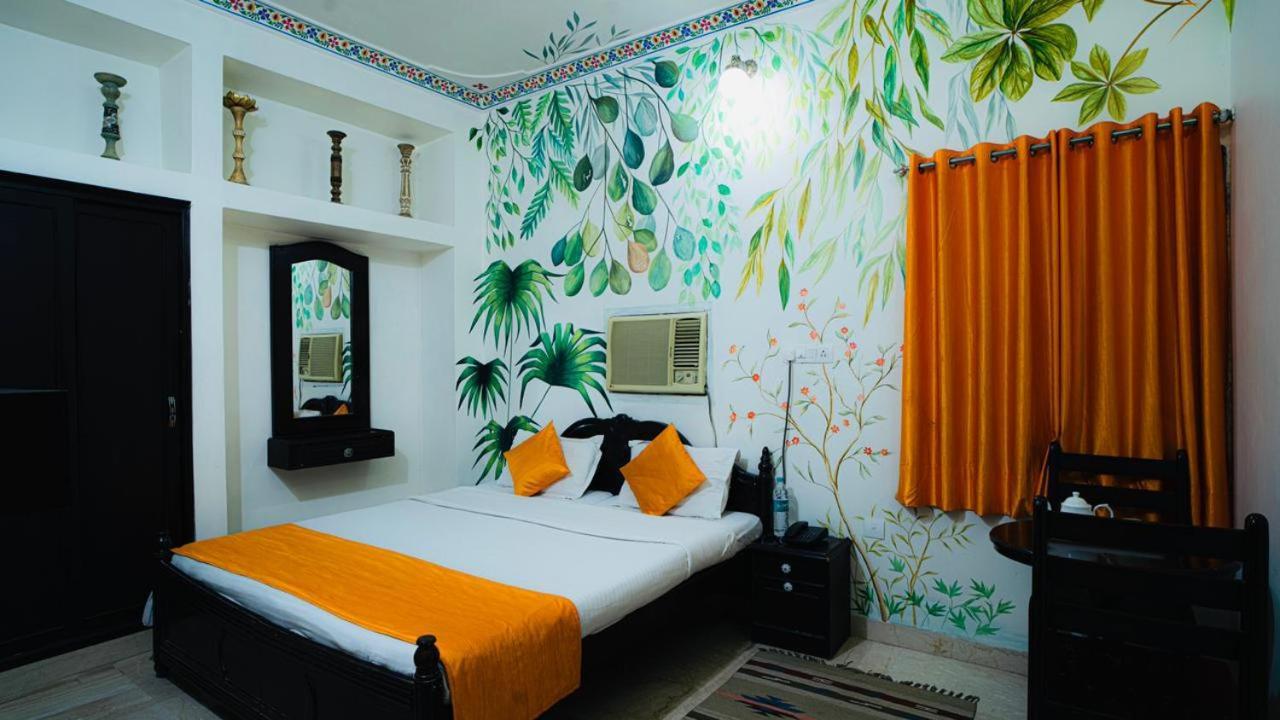Hotel Lake Paradise Udaipur Exteriör bild
