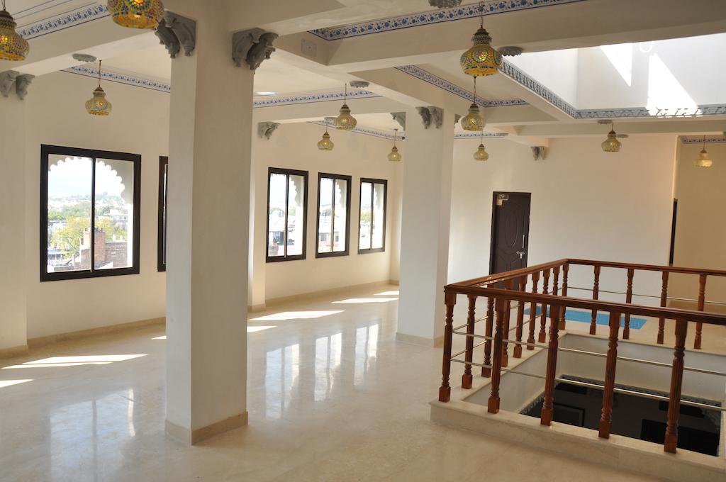 Hotel Lake Paradise Udaipur Rum bild