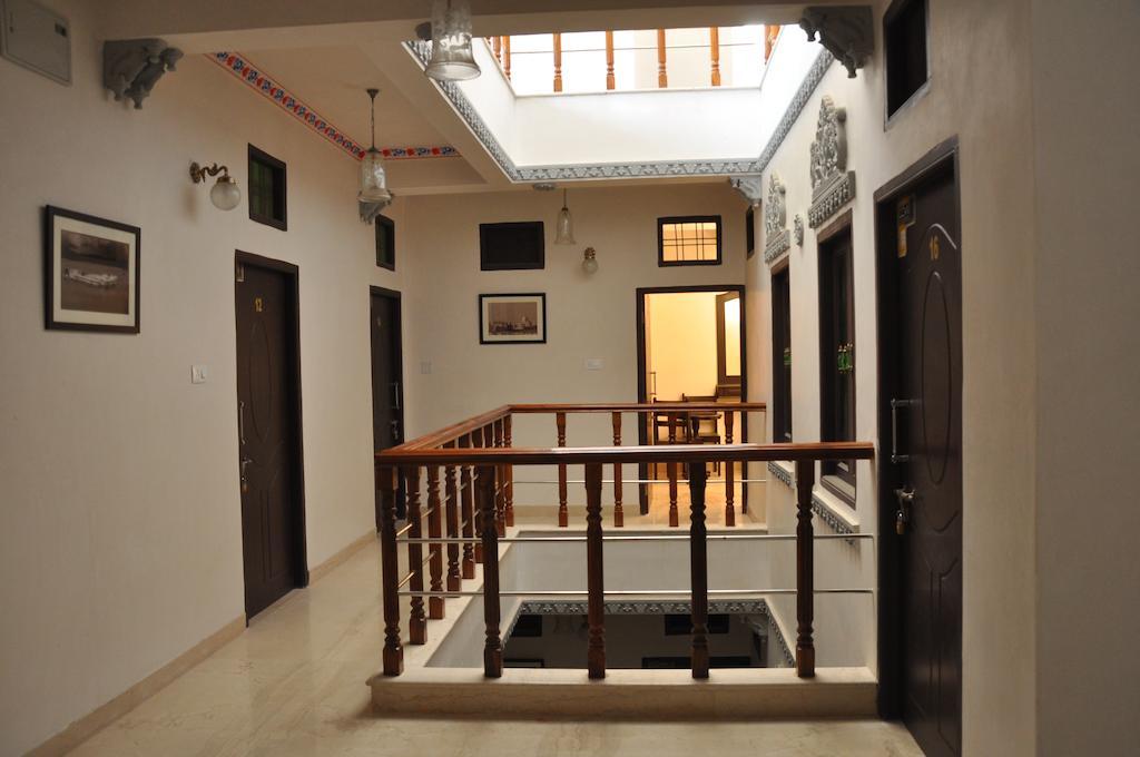 Hotel Lake Paradise Udaipur Rum bild
