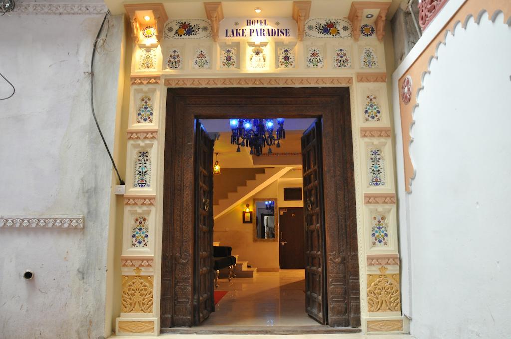 Hotel Lake Paradise Udaipur Rum bild