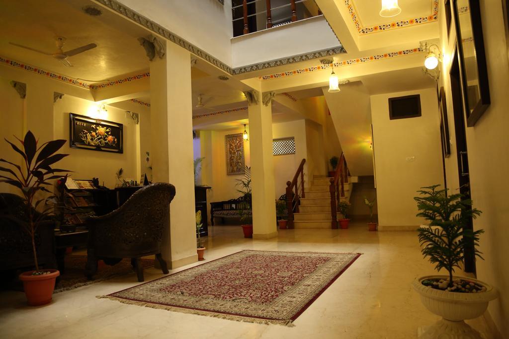 Hotel Lake Paradise Udaipur Exteriör bild