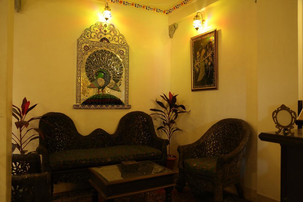 Hotel Lake Paradise Udaipur Exteriör bild