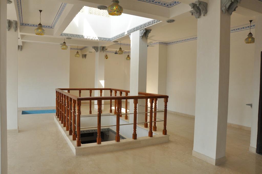 Hotel Lake Paradise Udaipur Exteriör bild