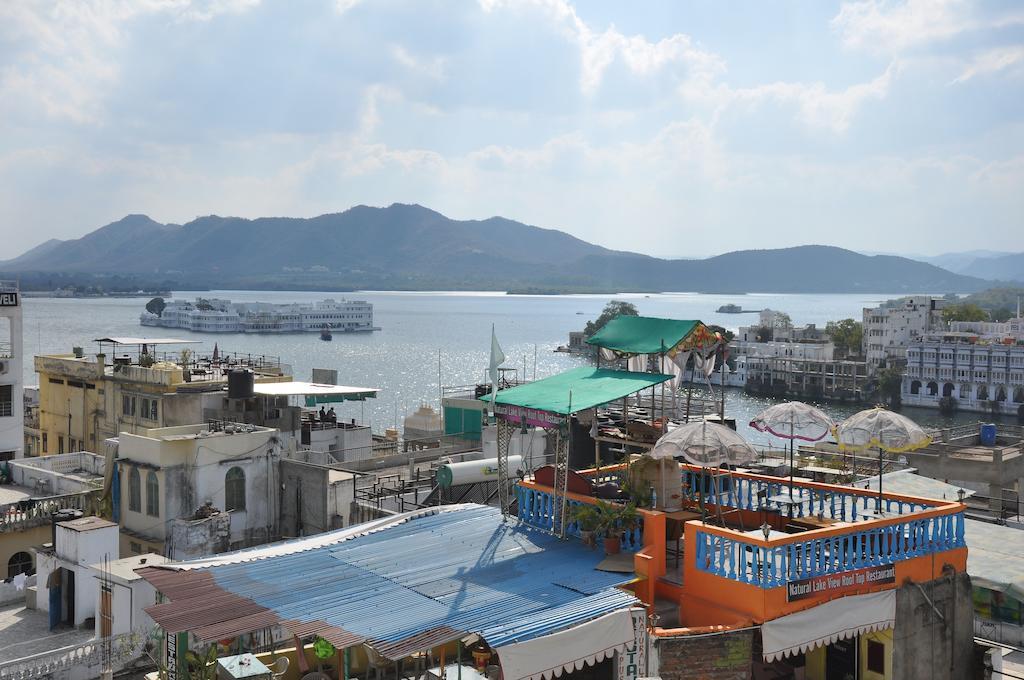 Hotel Lake Paradise Udaipur Exteriör bild