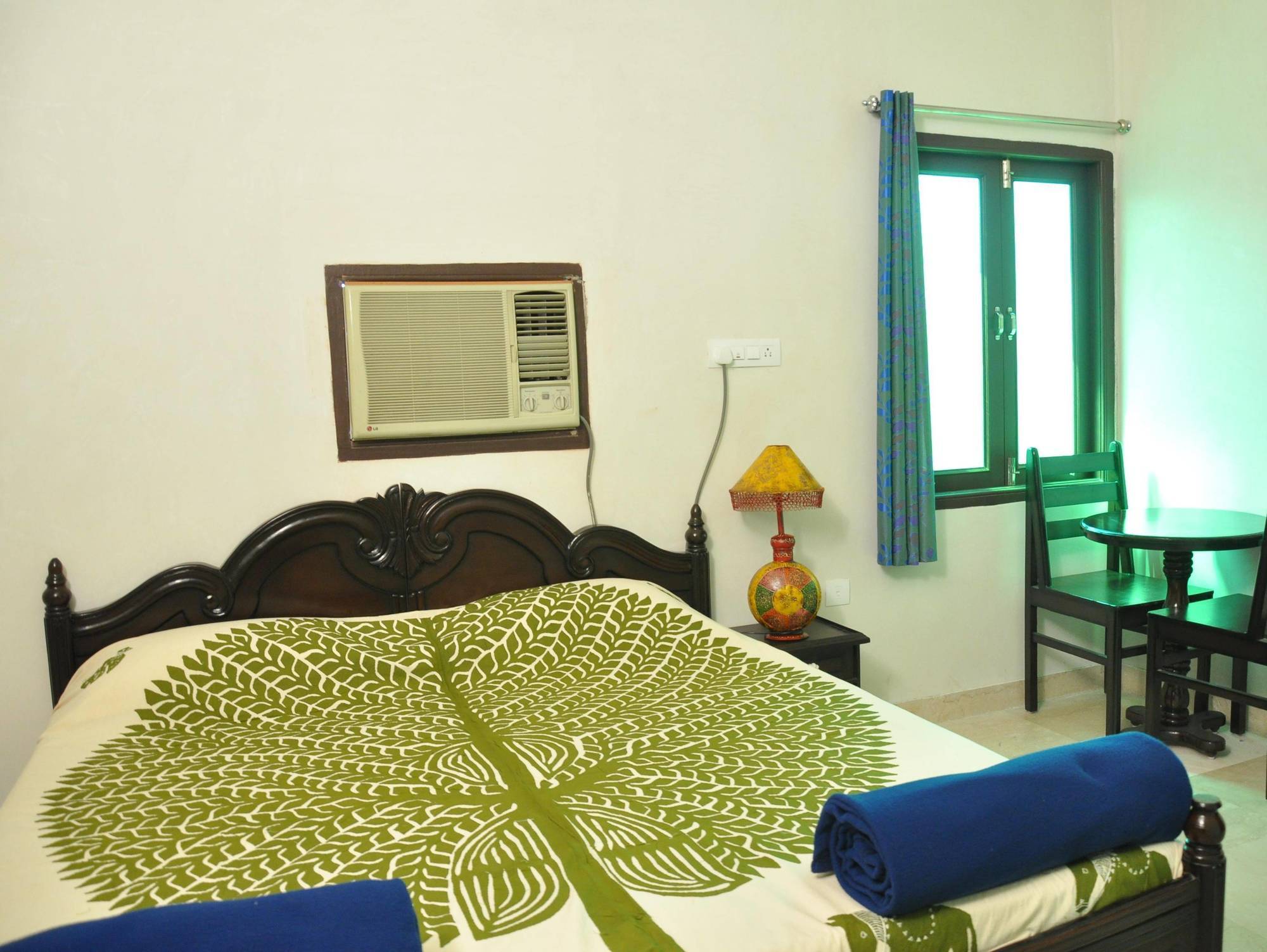 Hotel Lake Paradise Udaipur Exteriör bild